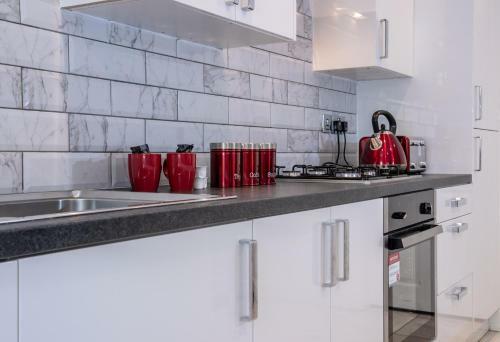 Fantastic Large House With Private Parking