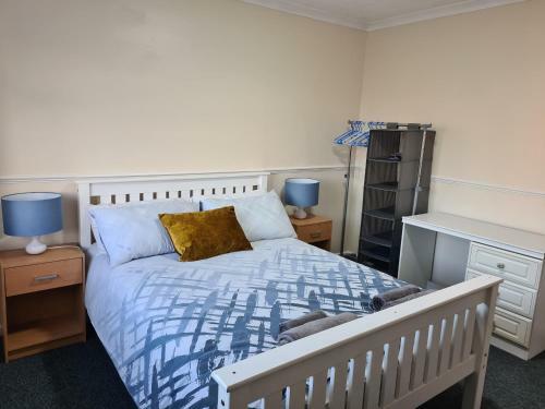 Cosy 2 Bedroomed Semi Detached House