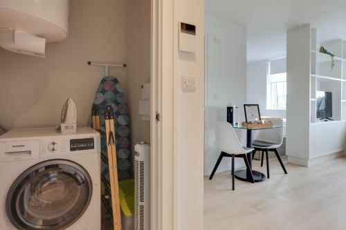 Kings Road Apartments