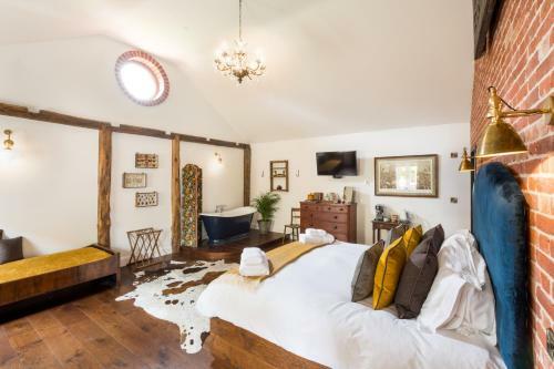 Posada The Brisley Bell