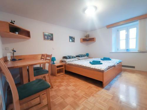 Hostal Apartments Prima Z