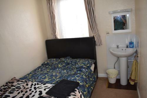 Hostal Three Piers Guest House