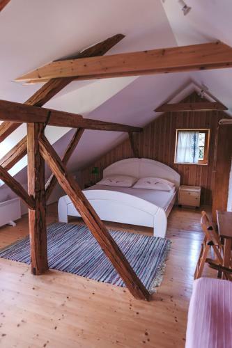 Bed & Breakfast Mala Kmetija