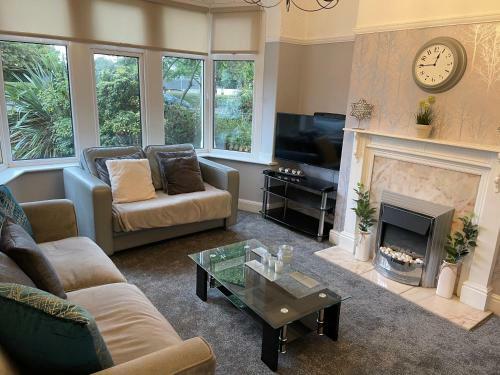 Spacious And Stunning 4 Bed House In Blackpool