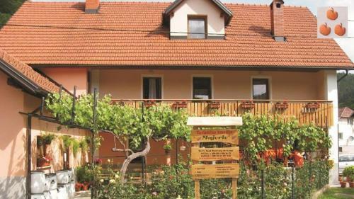 Hostal Tourist Farm Majerle