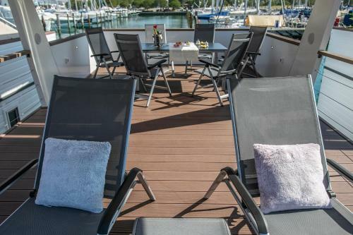 Floating Sea House Principessa