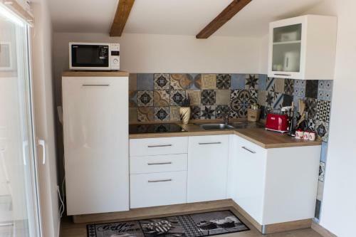 Red Rose Apartment