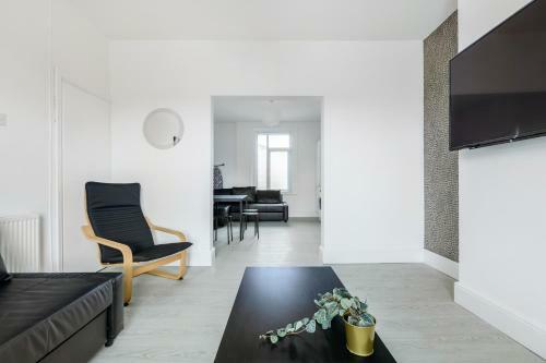 Albert Suites By Sasco Apartments
