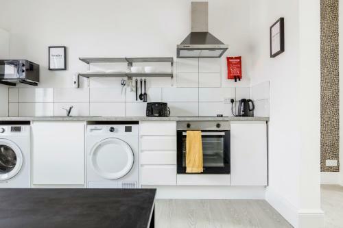 Albert Suites By Sasco Apartments