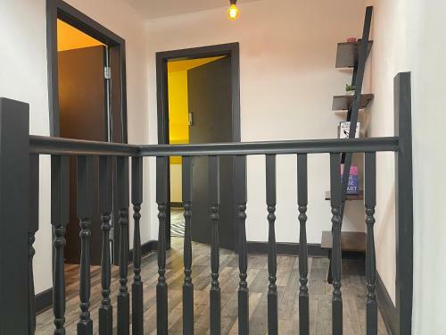 The Willow - Superb Spacious 3 Bed Room Apartment