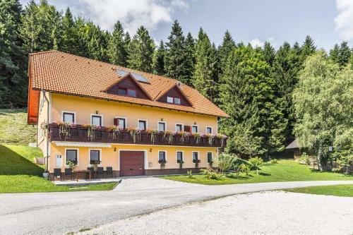 Hostal Apartments Planina Pod Sumikom