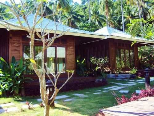 Hotel Thanya Beach Resort