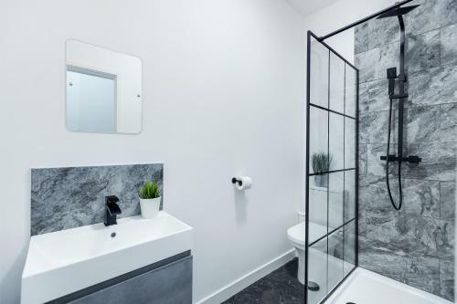 Queen Street Apartments By Sasco