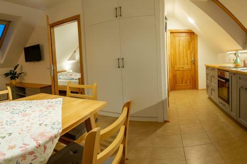 Apartments Laznica