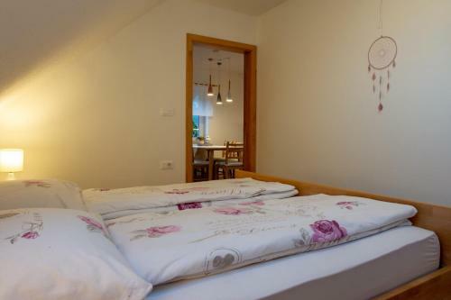 Apartments Laznica
