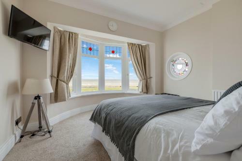 Queens Crest By Sasco Apartments