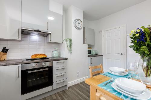 Immaculate House - Close To Bvh - Tower View