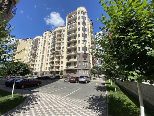 Luxury Emerald Apartments