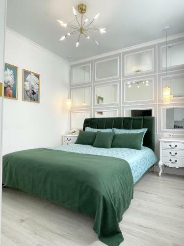 Luxury Emerald Apartments