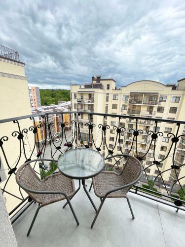 Luxury Emerald Apartments