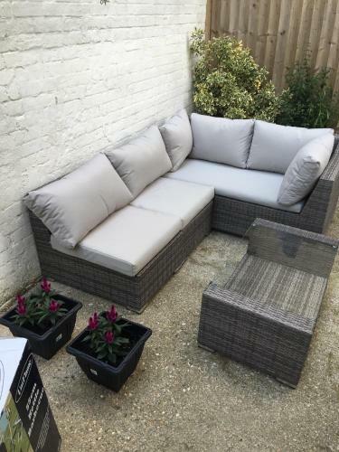 Superb 2 Beds 2 Baths New Apartment W/ Garden+patio