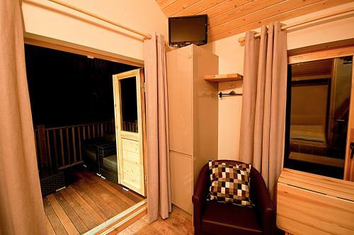 Alum Chine Log Cabin