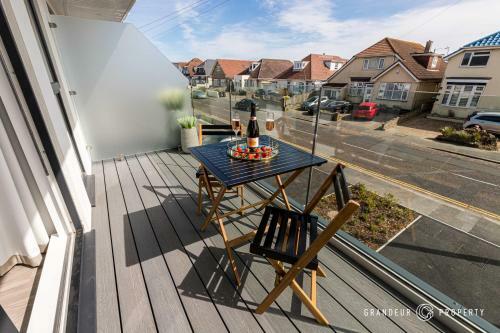 Stunning Apartment, Balcony, Parking, Close To Beach