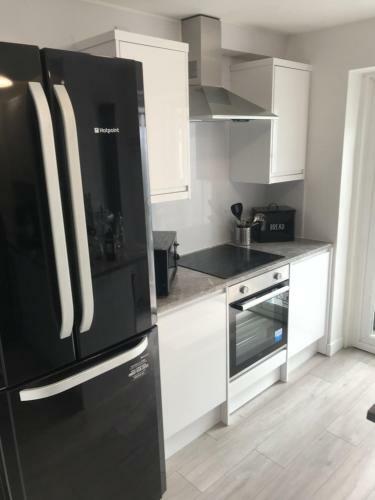 Snug Holiday Home-free Parking & Self Check-in