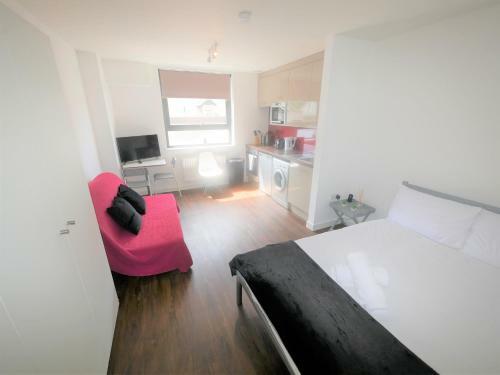 Hill House Holiday Apartments