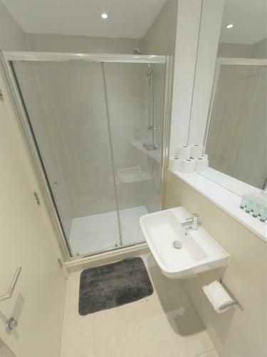 Hill House Holiday Apartments