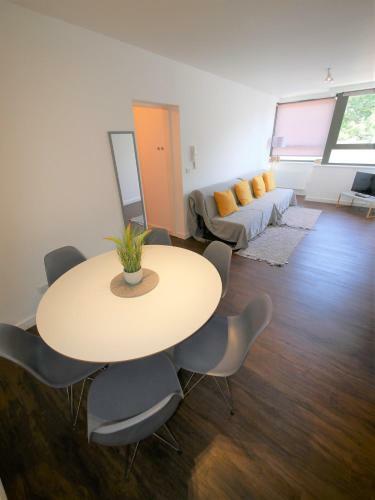 Hill House Holiday Apartments