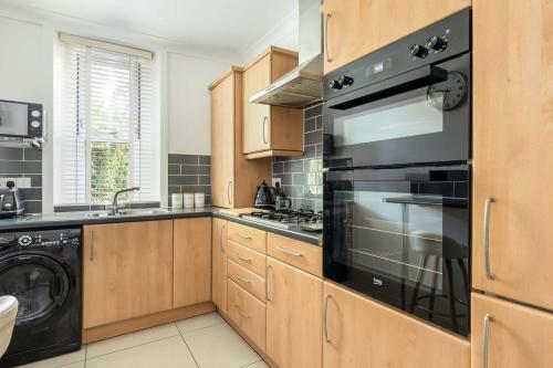 Apartamento Stylish 2 Bed Flat, Ground Floor With Parking 5 Mins To Beach
