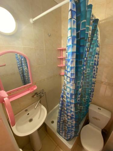 Hostal ????????