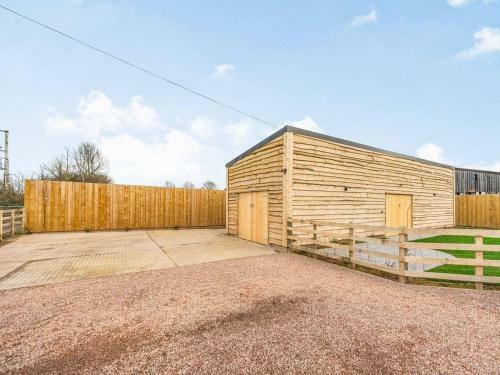 The Stables - Uk36596