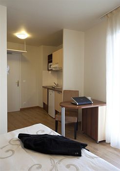Aparthotel 1ere Avenue Val Senart