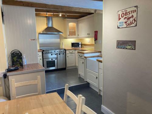 Stones Throw Cottage