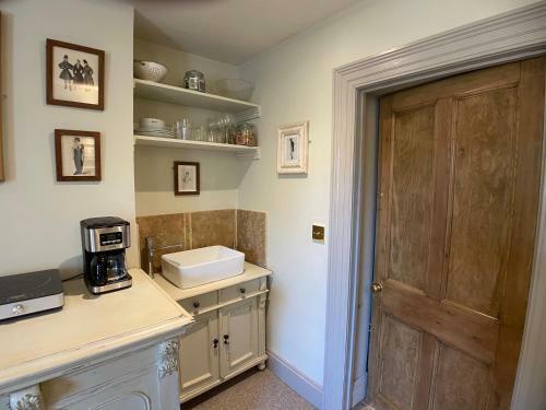 Hortus House - Regency Style Apartment With Attached Parking