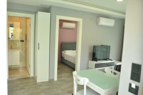X Suite Apart