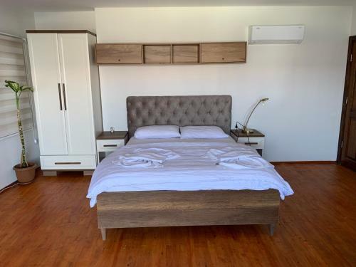 Exclusive Terrace Suite At Marina