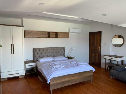 Exclusive Terrace Suite At Marina