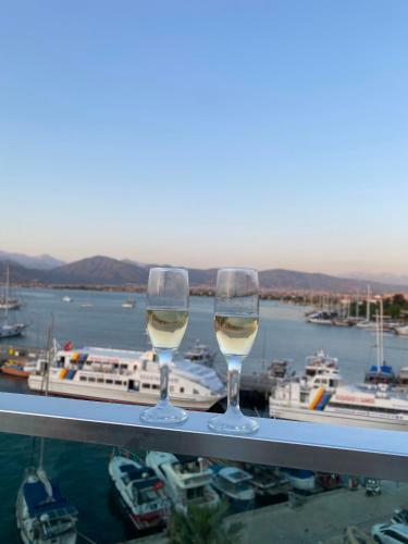 Exclusive Terrace Suite At Marina