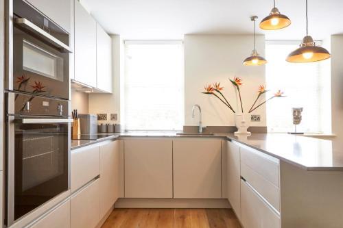 Redcliffe Parade - Your Apartment