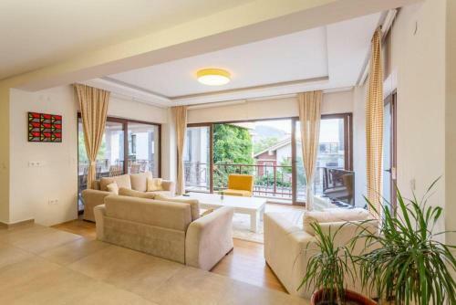 Villa Pine 1