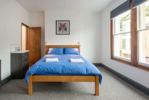 Hostal 144 Lower Cheltenham Place