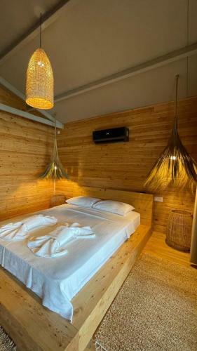 Bed & Breakfast Golden Sand Beach King Suit