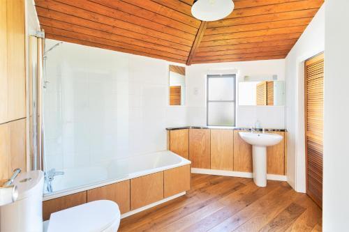 Thorndale - Your Apartment
