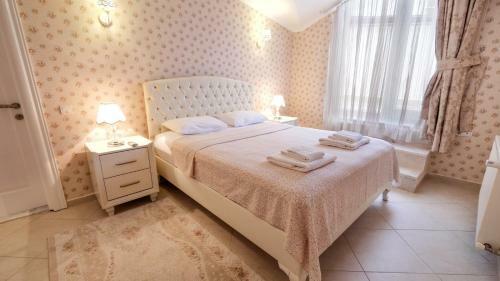 Four Seasons Villa 6
