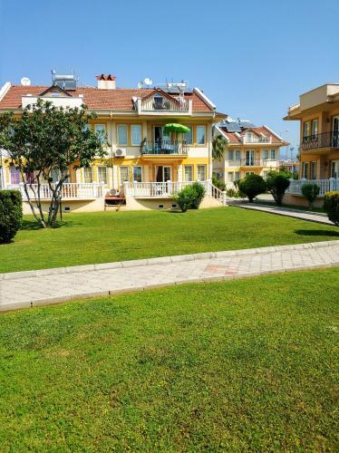 Beatiful Apartment With Two Pools And Nice Garden