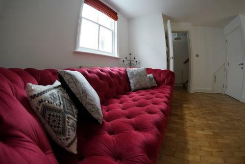 Otto Large Group Townhouse