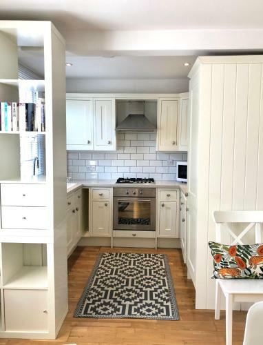 Charming Cottage & Garden - Central Brighton!